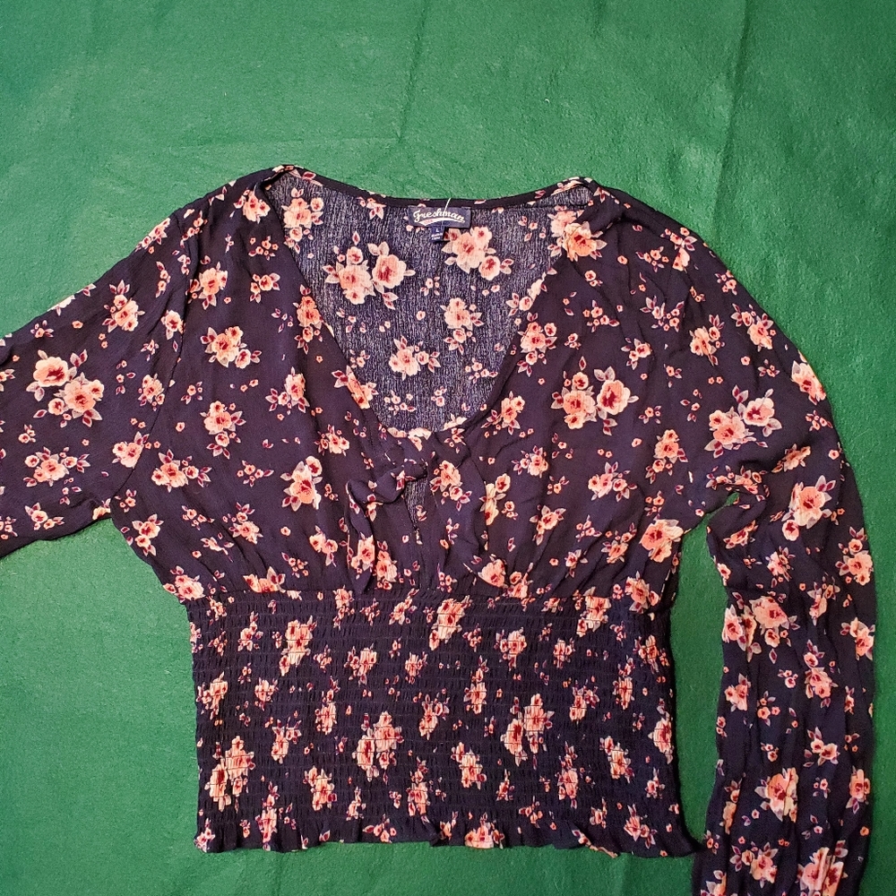 Freshman floral top - Picture 6 of 15